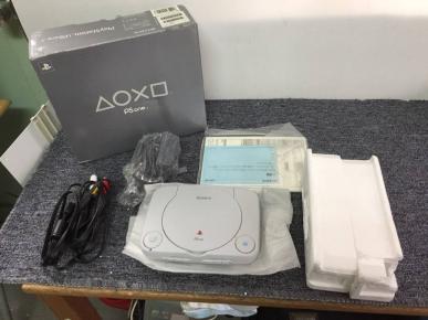 18D2-82：PSone PS one 本体 箱付き SCOH-100 