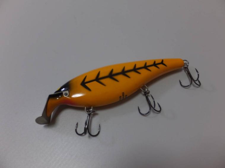SAURUS ザウルス YORUMARU SHAD ヨルマルシャッド レア未使用 ザウルス