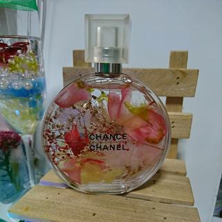 CHANEL再生瓶ハーバリウムピンク、限定品