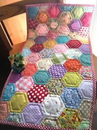 □大きなヘキサゴン□パッチワークのフリーマット□＊ハンドメイド