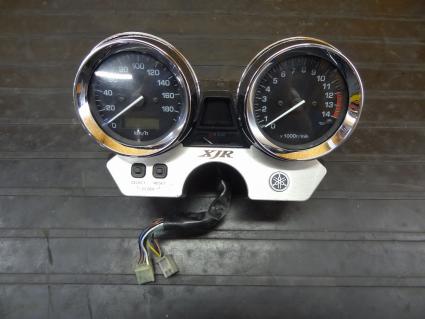 XJR400R メーターのYahoo!オークション(旧ヤフオク!)の相場・価格を