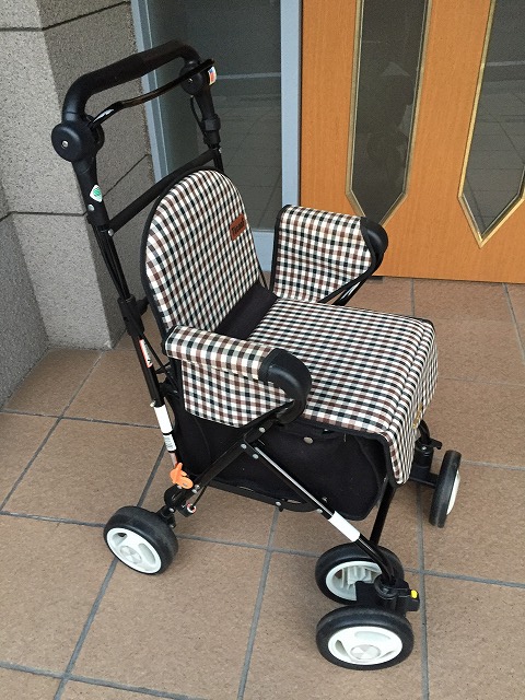 ◇美品/安心ブランド【シルバーカー テイコブラパス　 ST08 ブラウン×チェック】 自立歩行をサポート/福祉用品業者/幸和製作所　H03298
