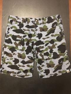 A BATHING APE（ショートパンツ）のフリマアイテム一覧 CAMO SHORTS