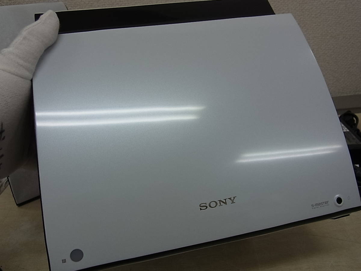 ■SONY■ウォークマンドッグ搭載CDコンポ■CMT-V30-W■中古■　★税込/即決★