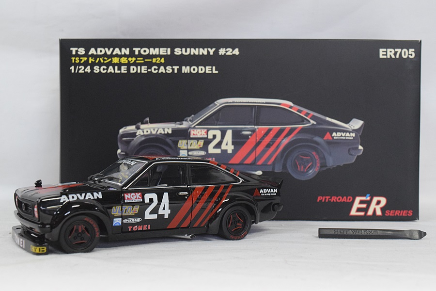 TS SUNNY ADVAN : 1⁄24 Sunny #24 ER Nissan Advan ピットロード PIT