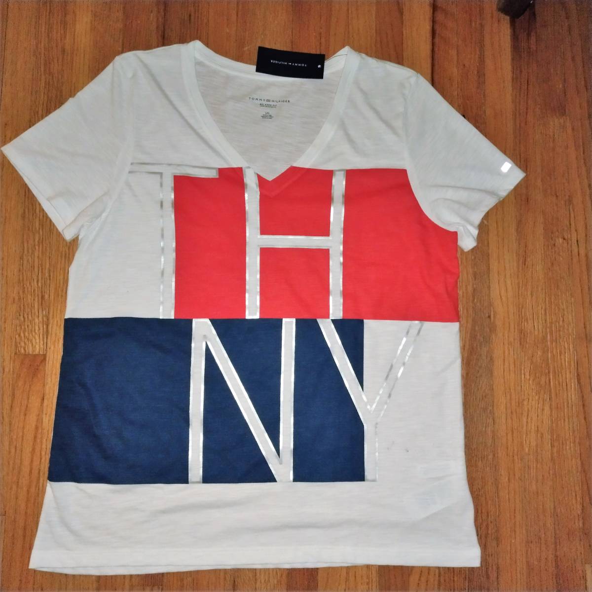 【限定SALE，2025】 最終出品 トミーヒルフィガー 白Vネックロゴ入りカットソーL(半袖Tシャツ)｜売買されたオークション情報、yahooの商品情報をアーカイブ公開 - オークファン 女性用