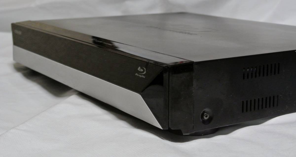 東芝REGZA DBR-T450 HDD:2TB 3番組同時録画 4-4 2TB HDD□東芝 REGZA