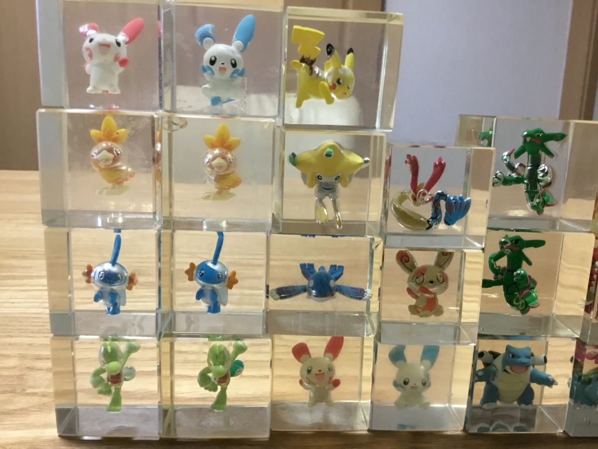 ポケモン フィギュア・クリアキューブ・置物・リザードン・ピカチュウ