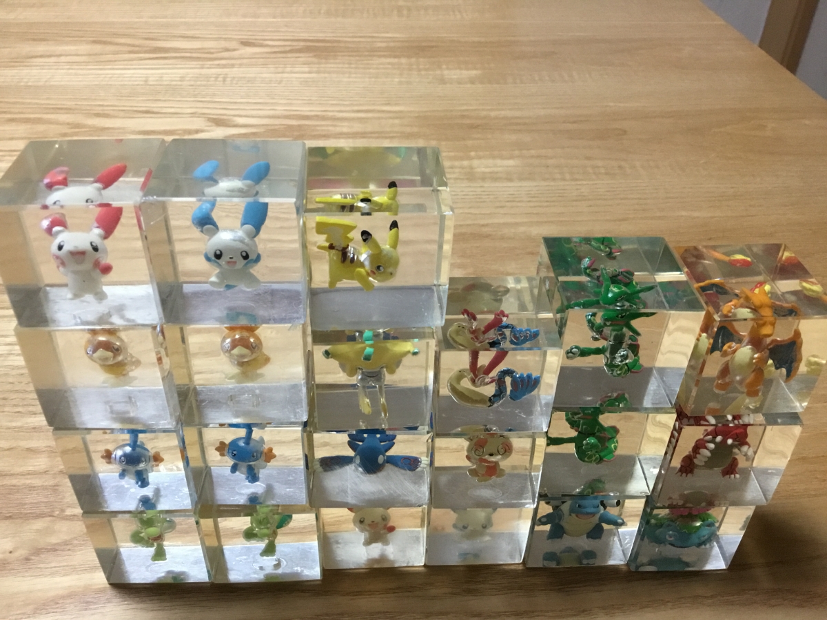 ポケモン フィギュア・クリアキューブ・置物・リザードン・ピカチュウ