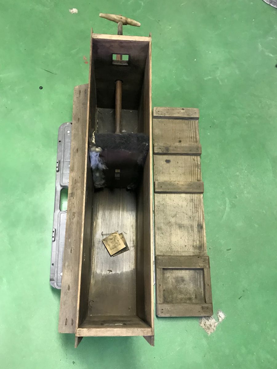 品 箱鞴 ふいご 鍛冶屋 時代物道具 檜 手作り送風機 アンティーク道具 オブジェ 飾り 置物 /F(雑貨)|売買されたオークション情報 ...