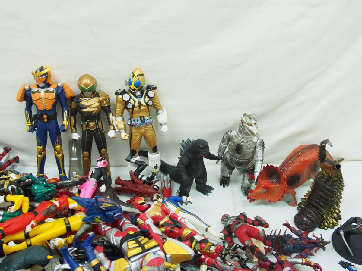 YF-1157】大量 まとめ ソフビ フィギュア ウルトラマン 仮面ライダー