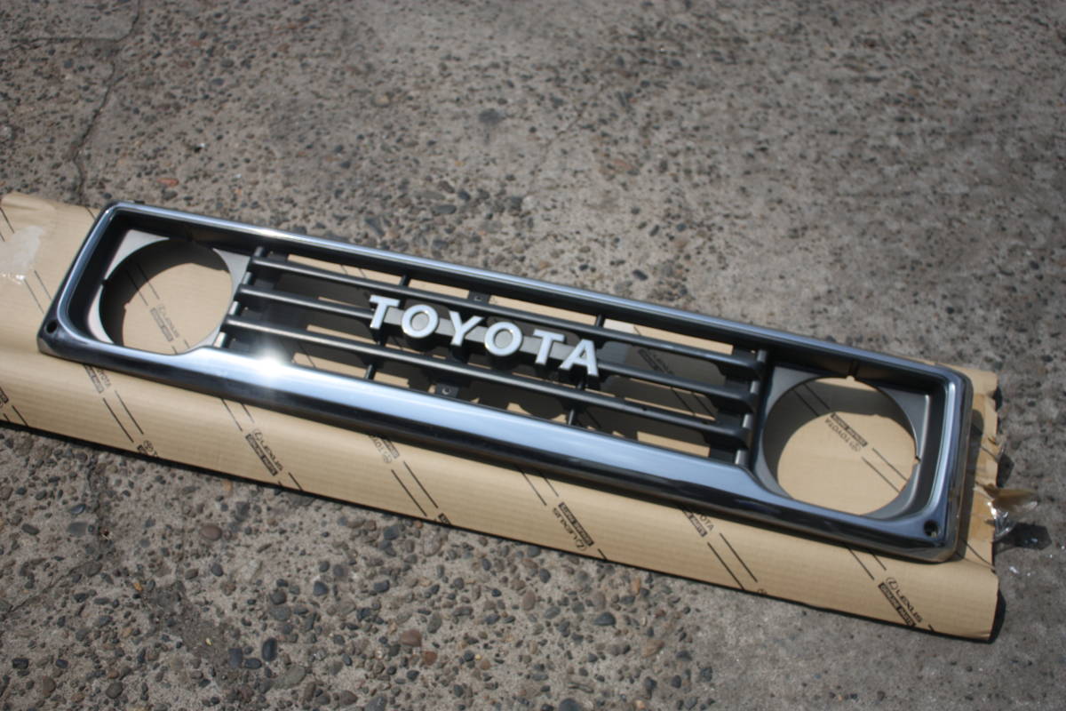 ランクル70 純正フロントグリル TOYOTAロゴ メッキ HZJ77HV HZJ73HV 