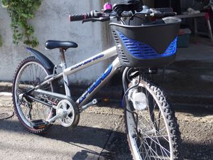 自転車 22インチのYahoo!オークション(旧ヤフオク!)の相場・価格を見る