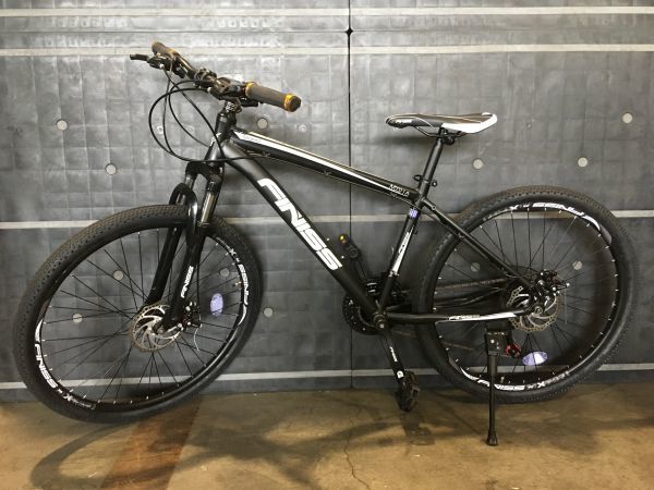 21段変速、フロントディスクブレーキ搭載クロスバイクです。 Bランク 