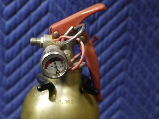 356 Fire Master ファイヤーマスター 消火器 ゴールド色 旧車 ドリフト 車載等 その他 売買されたオークション情報 Yahooの商品情報をアーカイブ公開 オークファン Aucfan Com