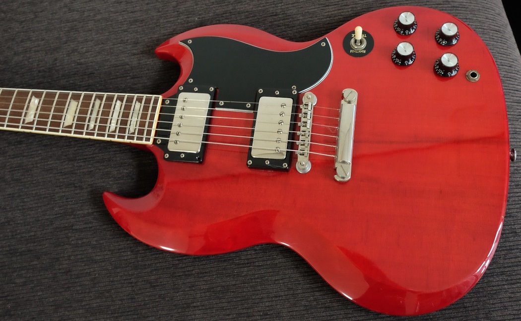 キターキター EDWARDS(エドワーズ、ESP、ナビゲーター)SGタイプギター、希少フレット