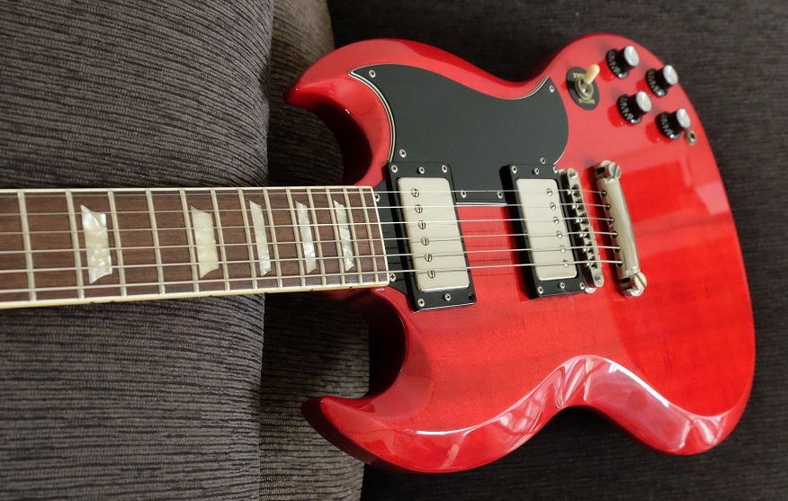 人気の雑貨 EDWARDS(エドワーズ、ESP、ナビゲーター)SGタイプギター