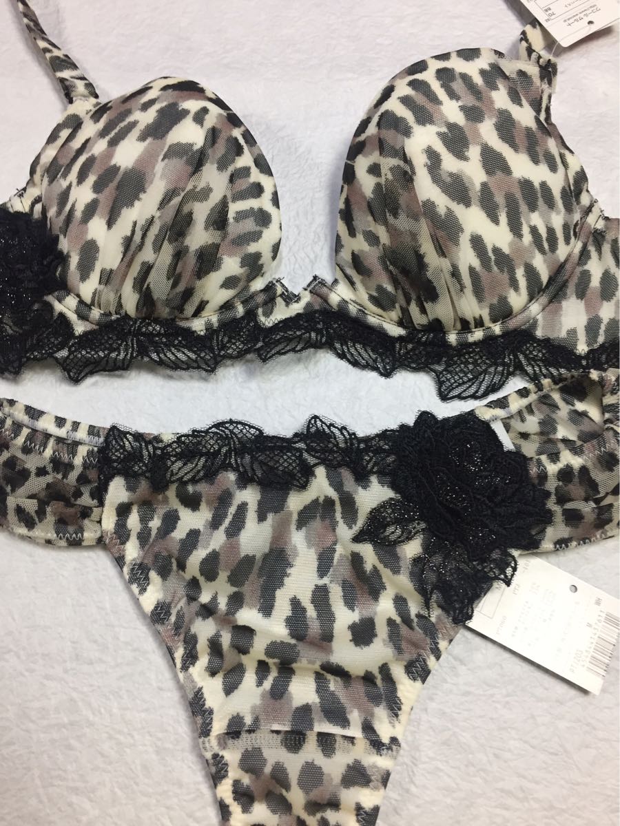 新品タグ付き　サルート　ベニス　D70&Mソング　WH 豹柄 サルート ワコール メルカリ 白雪姫 2026年最新サルート 下着・アンダーウェアの人気アイテム