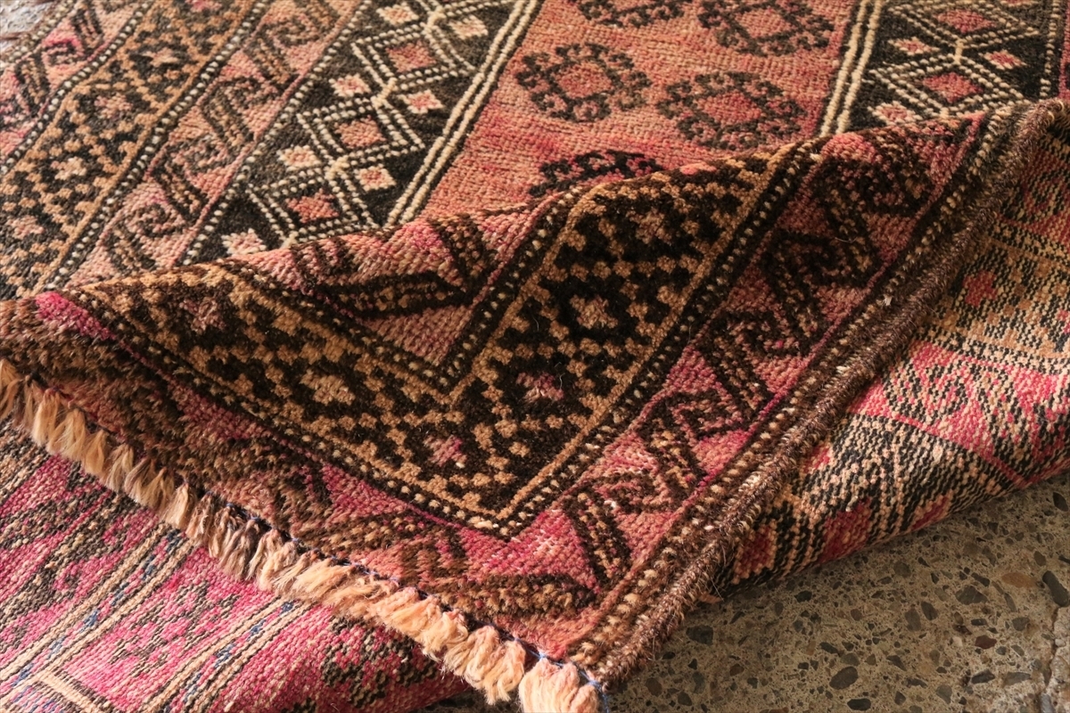 古い物は色が綺麗 50年物 アフガン産 バルーチ族作 手織り絨毯 124