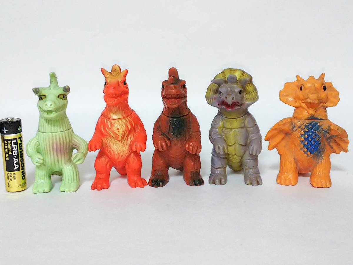 爆買い，正規品 無版権 オリジナル パチ怪獣 ペンダント ミニソフビ 当時物 5体 色々まとめて 1238(ソフビ)｜売買されたオークション情報、yahooの商品情報をアーカイブ公開 - オークファン ソフビ