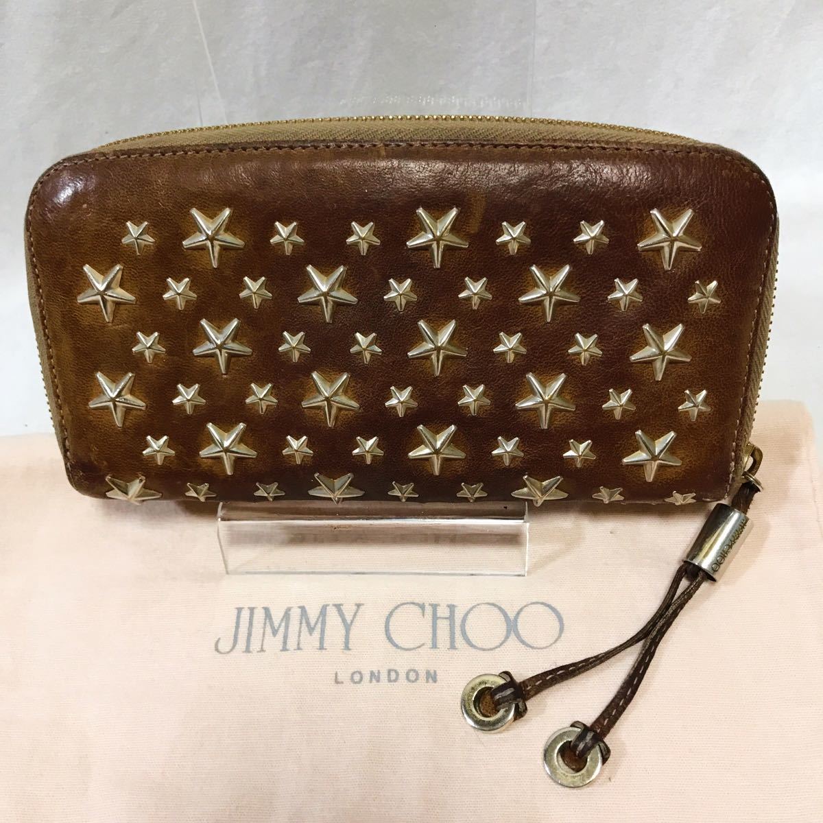 ジミーチュウ【Jimmy Choo】スタースタッズ 星 ラウンドファスナー長 