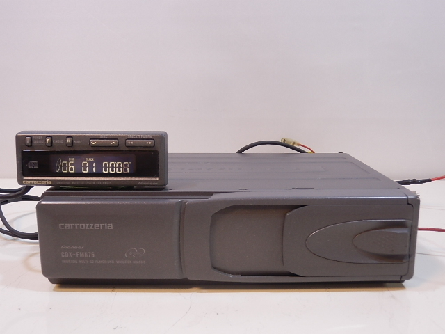 即決 カロ、6連奏FM方式CDチェンジャー「CDX-FM675」 - CDX-FM675