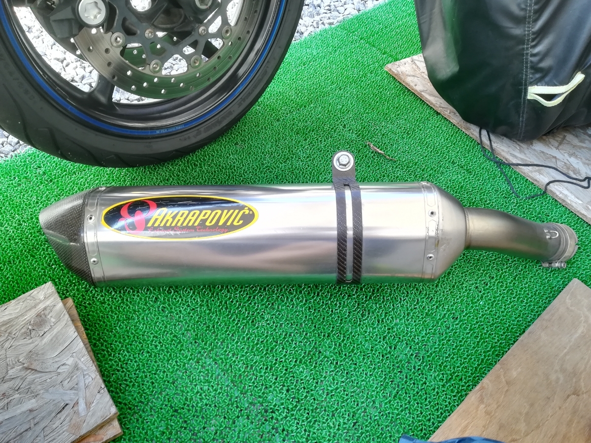 FZ1 FAZER フェザー]AKRAPOVICスリップオンマフラー FZ1 マフラー