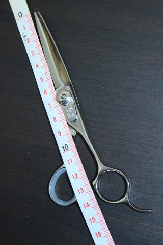 美容ハサミのメーカー DOWA INTERNATIONAL 飛燕シザー 日本のシザー