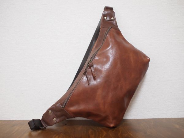 新作入荷 ハンドメイド国産オリジナル鞄 Cレザーボディバッグ特大BR324(ボディバッグ)｜売買されたオークション情報、yahooの商品情報をアーカイブ公開 - オークファン ボディバッグ