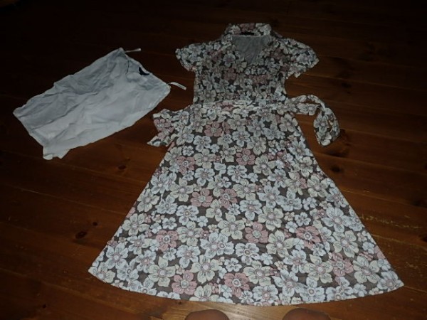 BURBERRY LONDON花柄ワンピース 38 BURBERRY 0 LONDON 定価5.8万 極美