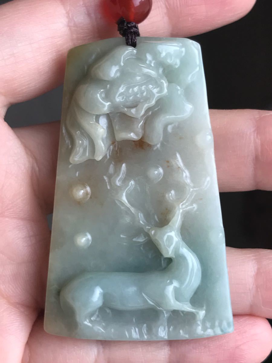 本翡翠 糯種 鹿と牡丹ペンタント 根付【A貨 未処理】No.528 アイス