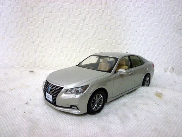 1円〜 トヨタ 色見本ミニカー クラウン ロイヤルシリーズ ブラック