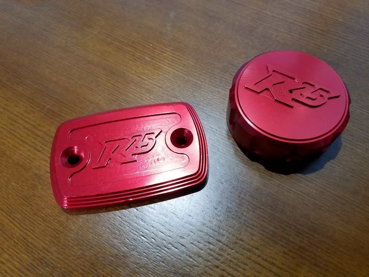 【100%新品，2025】 YZF-R25 ブレーキ ブレーキマスターキャップ マスターシリンダーキャップ 赤 レッド(マスターシリンダー)｜売買されたオークション情報、yahooの商品情報をアーカイブ公開 - オークファン ヤマハ用