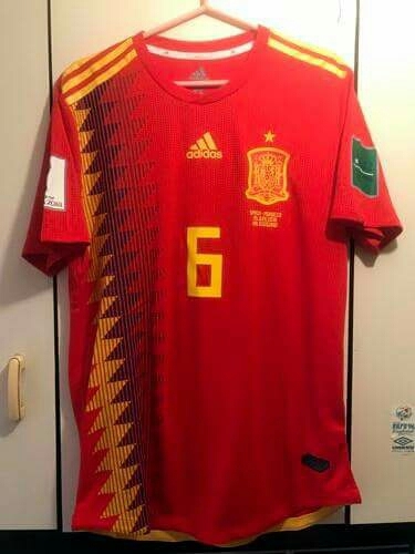 2018年ロシアW杯モデルのスペイン代表ホームレプリカユニフォームS