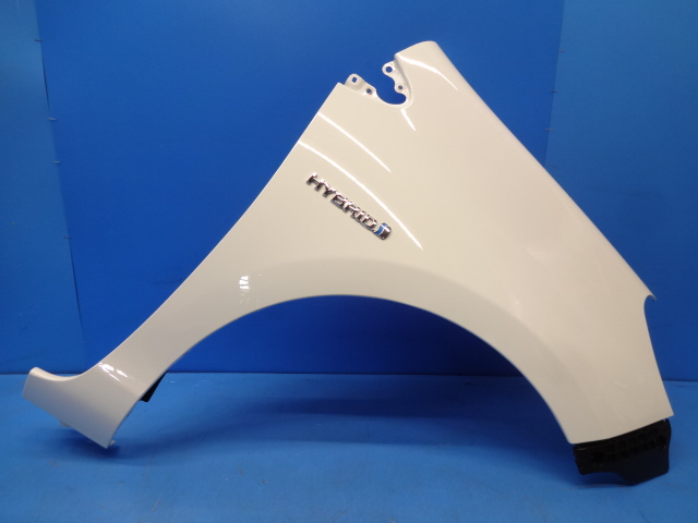 ★美品 凹み無 即決【040】 アクア NHP10 純正 右 フロント フェンダー スーパーホワイト 白 (M022464)