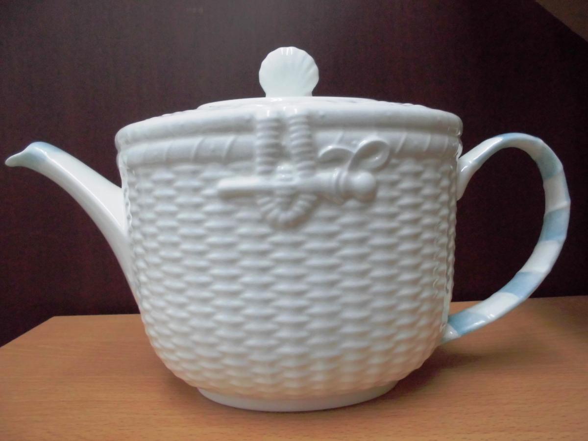 Nantucket Wedgwood Basket - Teapot George Davis China Bone Teapot 