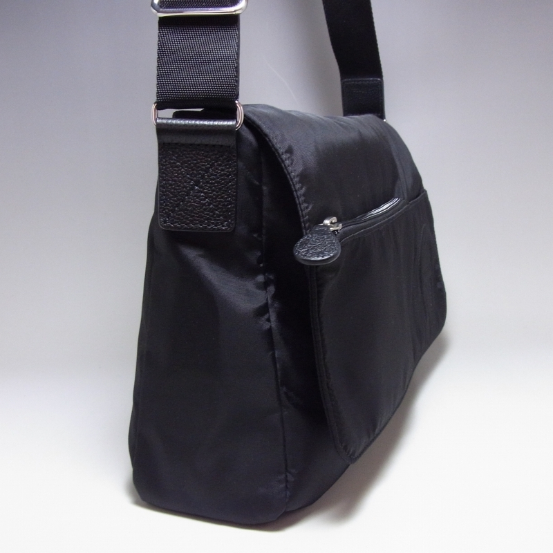 ○アイグナー/AIGNER ショルダーバッグ レザー ナイロン ブラック 黒
