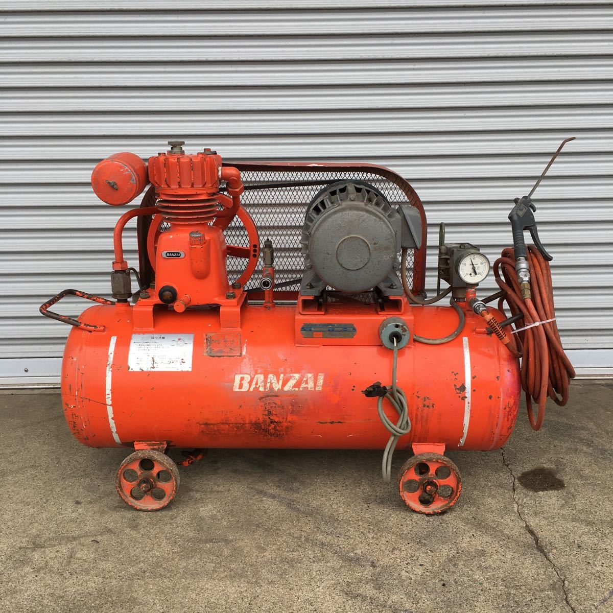 BANZAI バンザイ エアコンプレッサー CS-107NB-1A 動作良好 100V 