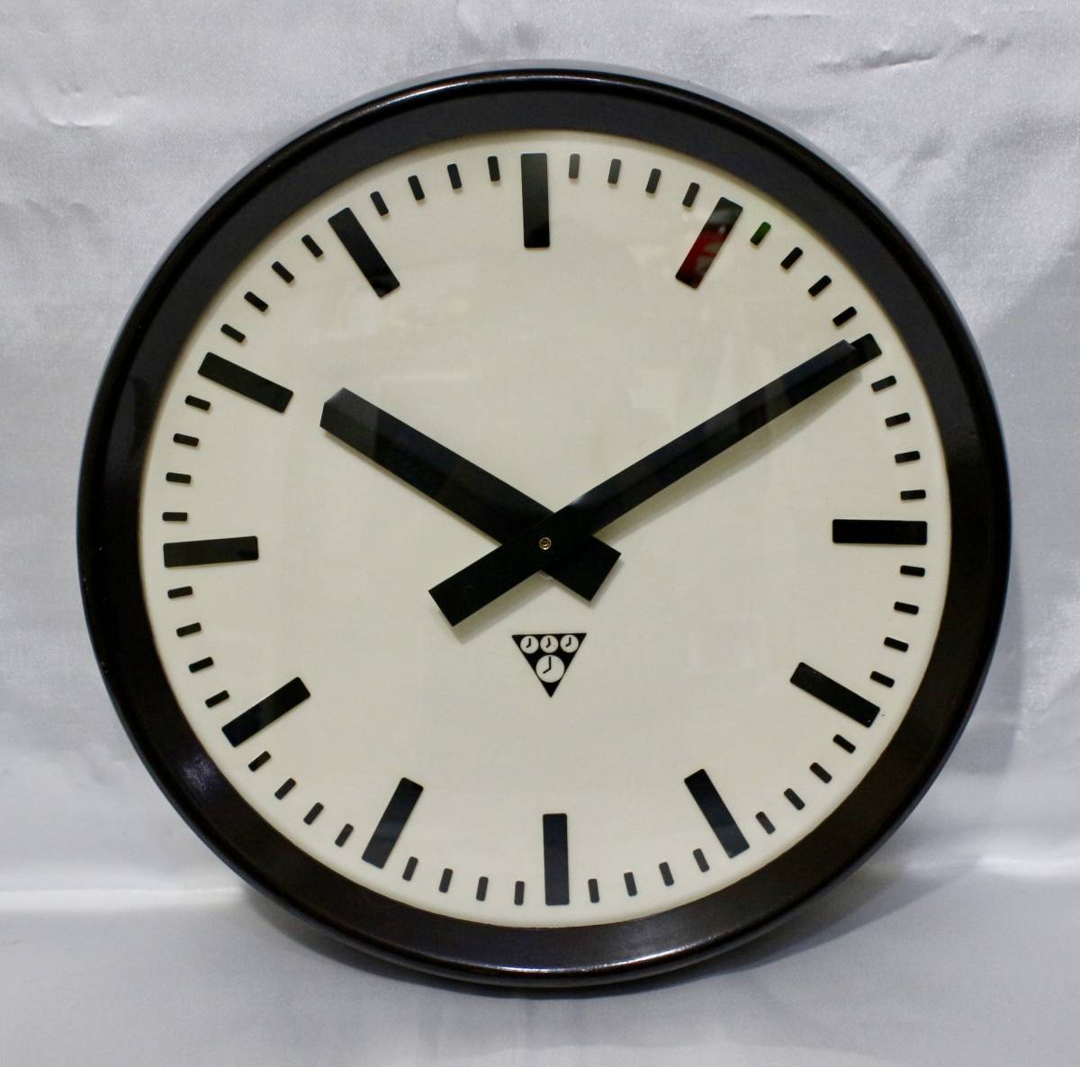 A*)様 PRAGOTRON(パラゴトロン)製　ヴィンテージ壁掛け時計32cm ◇パラゴトロン PRAGOTRON 壁時計 32cm インダストリアル ヴィンテージ