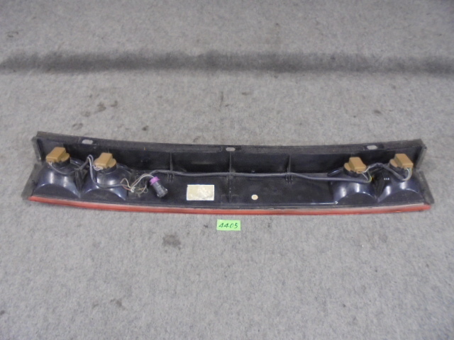 中古】 ポルシェ 964 純正リアセンターガーニッシュ ジャンク品 4405 