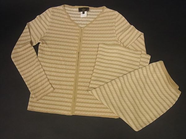  3点落札 フェンディ ズッカ ニット セットアップ FENDI 本物 R 1108 bx 031494(スーツ（ミニスカート）)｜売買されたオークション情報、yahooの商品情報をアーカイブ公開 - オークファン 女性用
