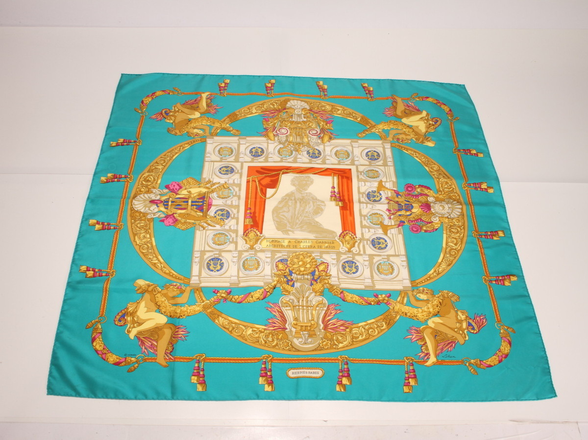 エルメス シルク 100% カレ 90 スカーフ HOMMAGE A CHARLES GARNIER　（シャルル ガルニエへの賛辞） 絹 SILK ストール レターパック対応 エルメス カレ90 スカーフ \u2013 シルクスカーフ 104062T
