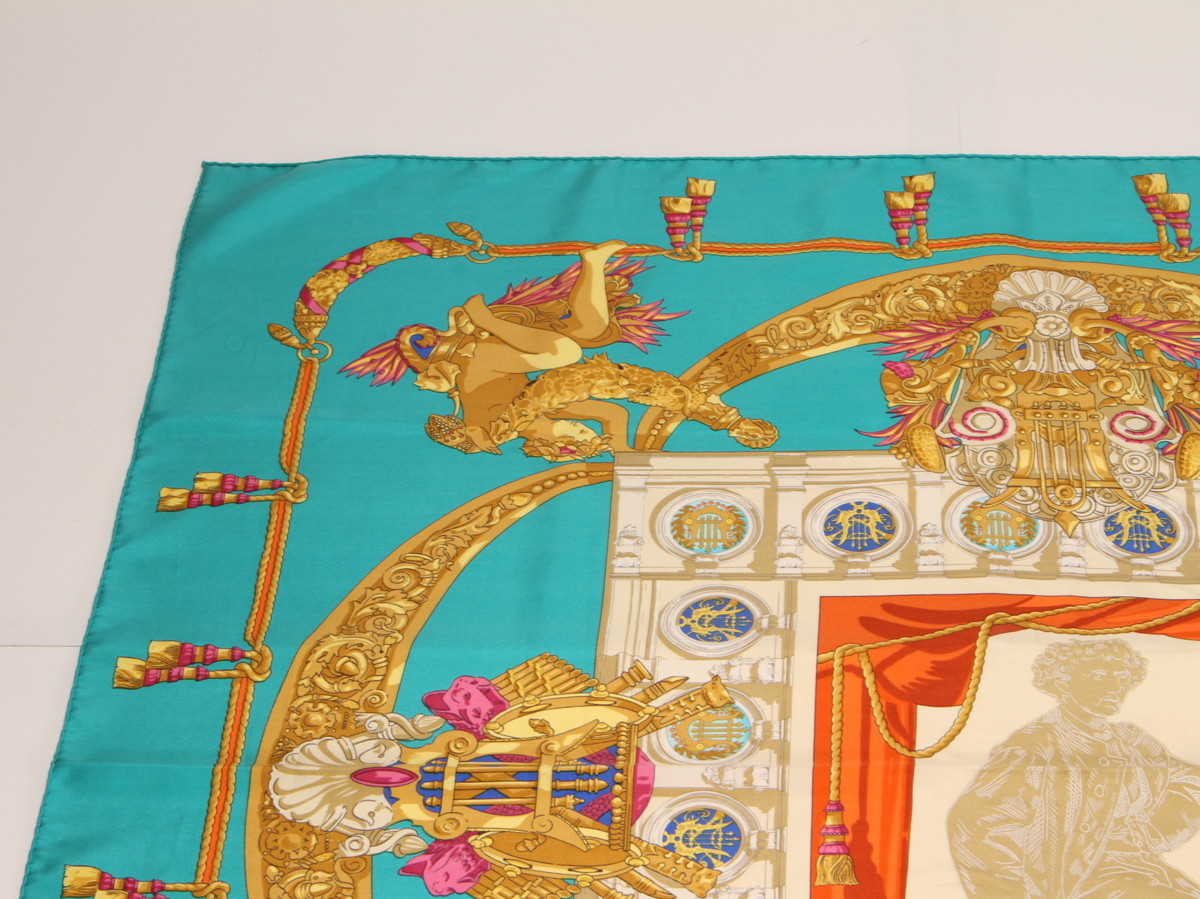 エルメス シルク 100% カレ 90 スカーフ HOMMAGE A CHARLES GARNIER　（シャルル ガルニエへの賛辞） 絹 SILK ストール レターパック対応 エルメス カレ90 スカーフ \u2013 シルクスカーフ 104062T