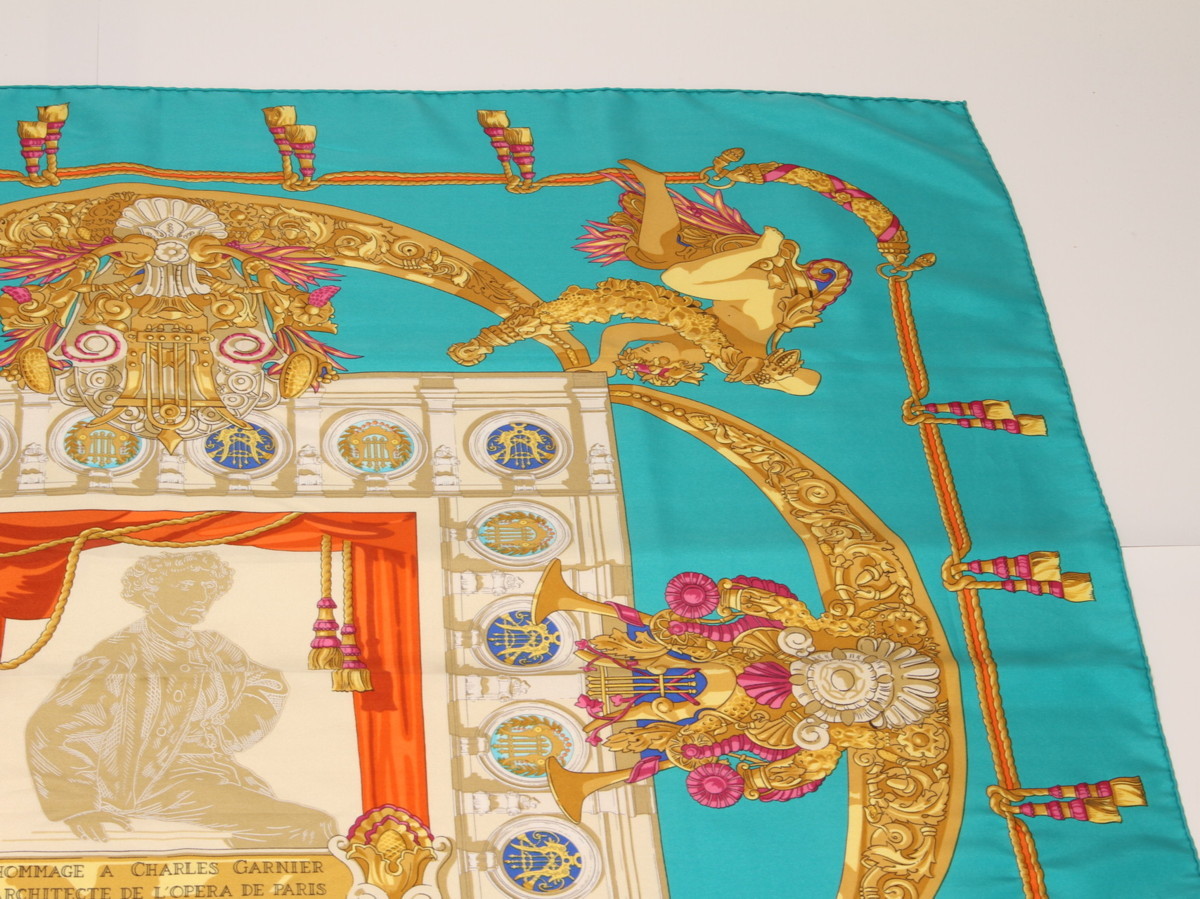エルメス シルク 100% カレ 90 スカーフ HOMMAGE A CHARLES GARNIER　（シャルル ガルニエへの賛辞） 絹 SILK ストール レターパック対応 エルメス カレ90 スカーフ \u2013 シルクスカーフ 104062T