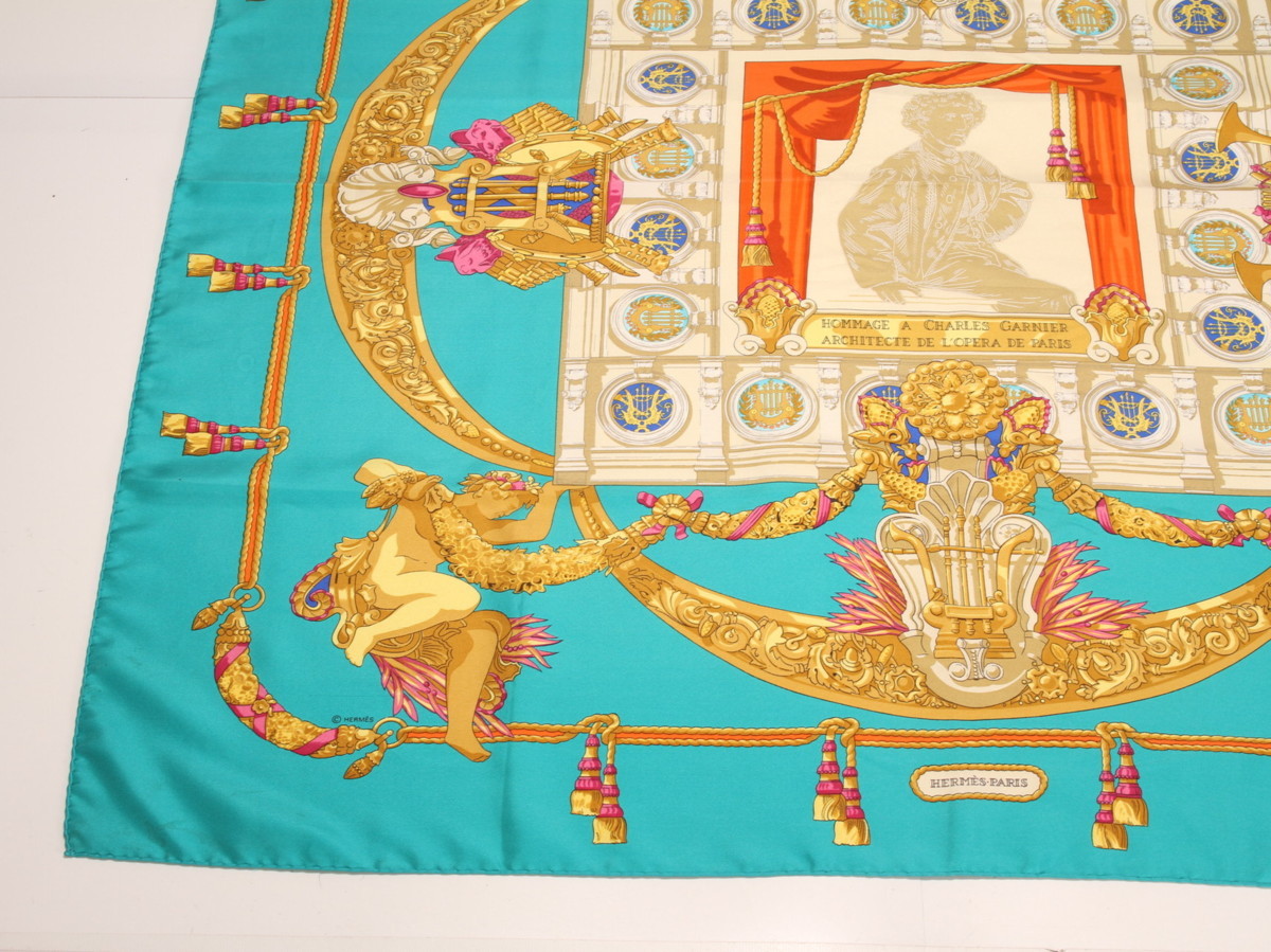エルメス シルク 100% カレ 90 スカーフ HOMMAGE A CHARLES GARNIER　（シャルル ガルニエへの賛辞） 絹 SILK ストール レターパック対応 エルメス カレ90 スカーフ \u2013 シルクスカーフ 104062T