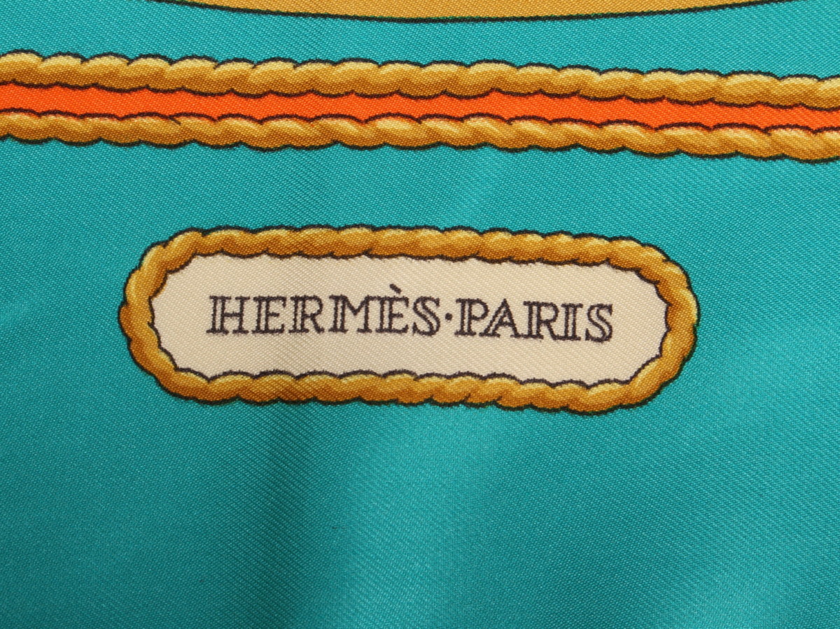 エルメス シルク 100% カレ 90 スカーフ HOMMAGE A CHARLES GARNIER　（シャルル ガルニエへの賛辞） 絹 SILK ストール レターパック対応 エルメス カレ90 スカーフ \u2013 シルクスカーフ 104062T