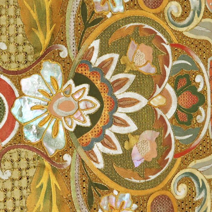 ★きもの北條★　特選　汕頭刺繍　スワトウ　螺鈿　引箔地　更紗文様　重厚華麗な刺繍の美　金　袋帯 A229-24 【中古】 スワトウ 卸問屋本決算SALE 総汕頭（スワトウ）刺繍 美品 特選 特選手加工染め手刺繍