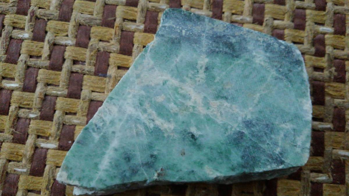 糸魚川　金山翡翠⭐︎万緑 糸魚川翡翠 (金山) 緑 195g 【公式通販】