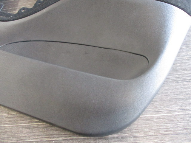 美品★ダイハツ純正テリオスキッド用内貼り 運転席側用★67610-B4060-B0★J131G/J111G共通★インナーパネルカバー/クリップあり★即納