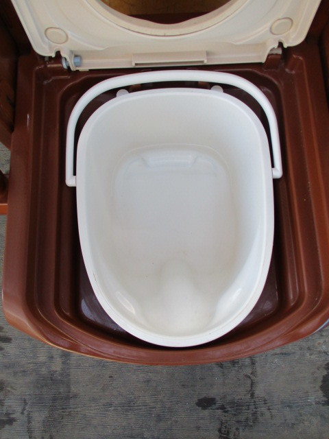 介護用ポータブルトイレ安寿 家具調トイレセレクトRはねあげ